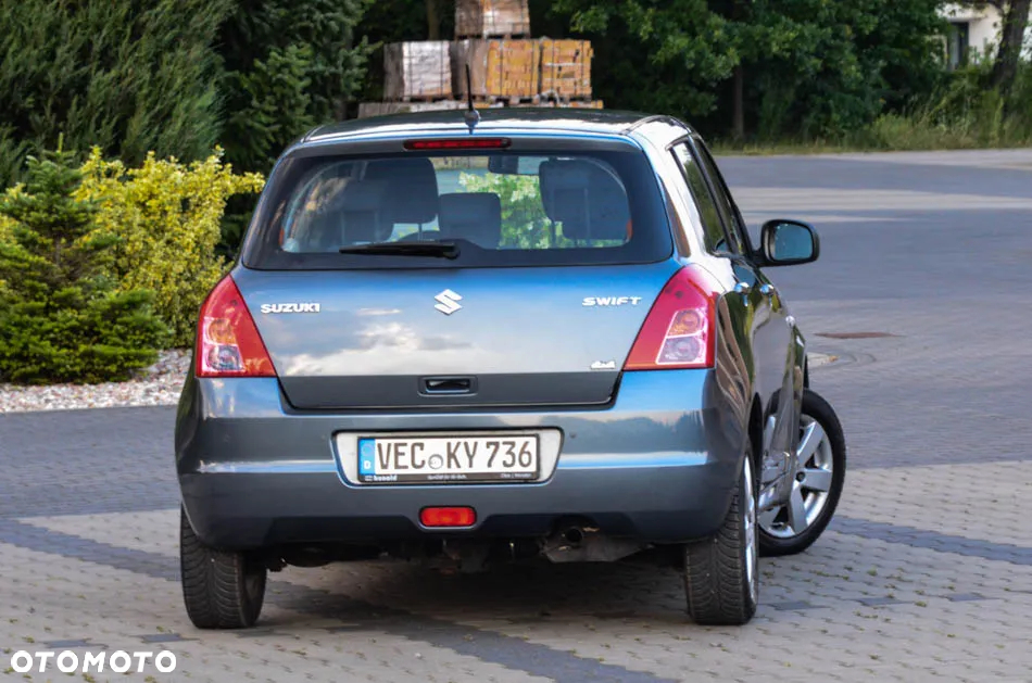 Suzuki Swift 1.3 4x4 Comfort - 4