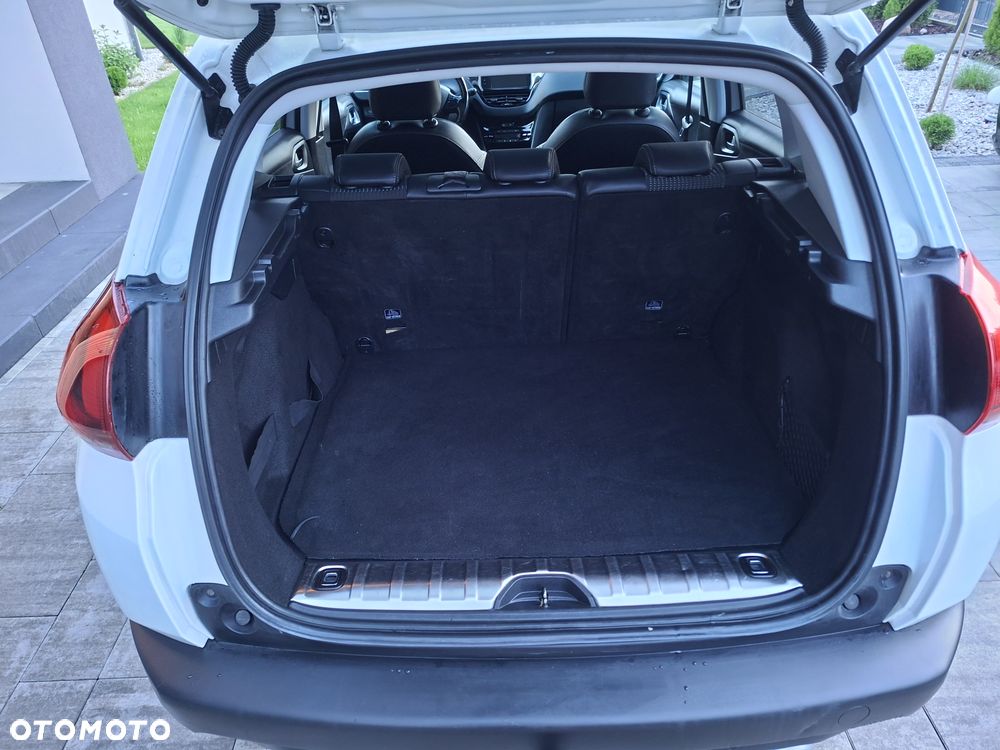 Peugeot 2008 - 11