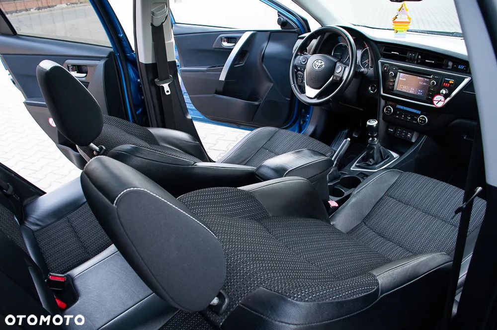Toyota Auris 2.0 D-4D Executive - 24
