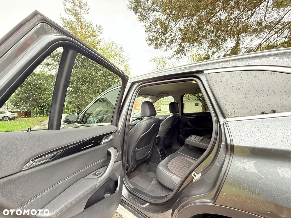 BMW X1 xDrive18d xLine - 22