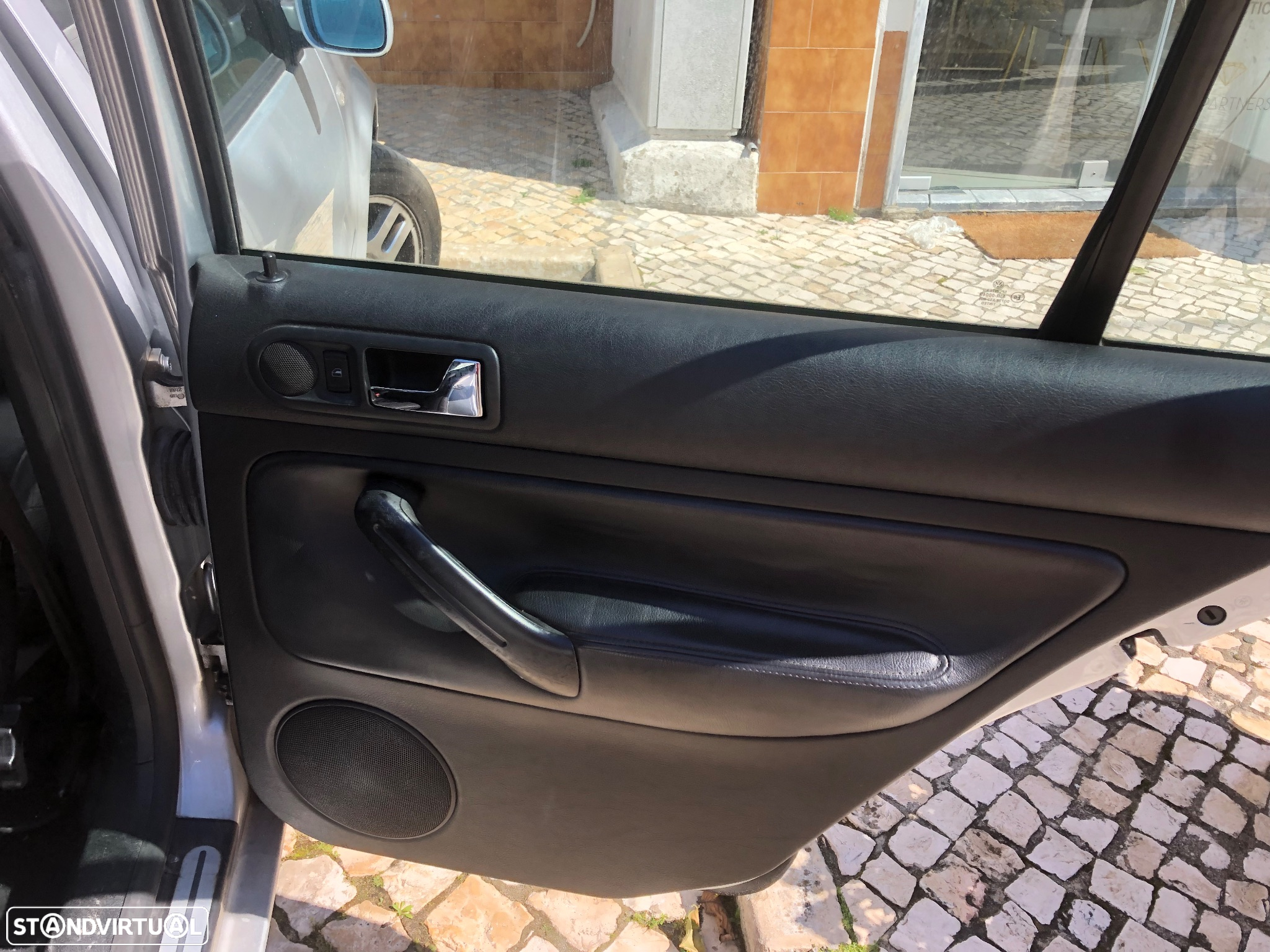 VW Golf 1.6i 25 Anos - 11