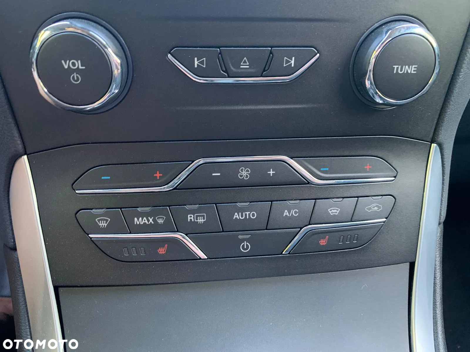 Ford S-Max - 24
