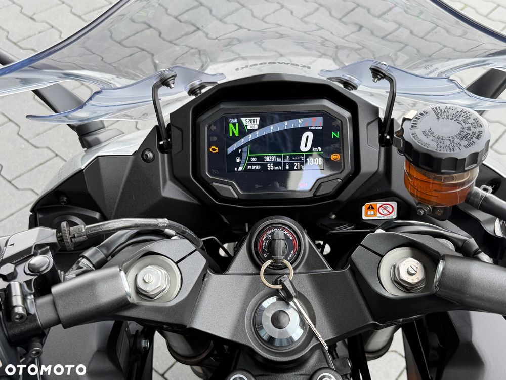Kawasaki Ninja 1000 SX - 24