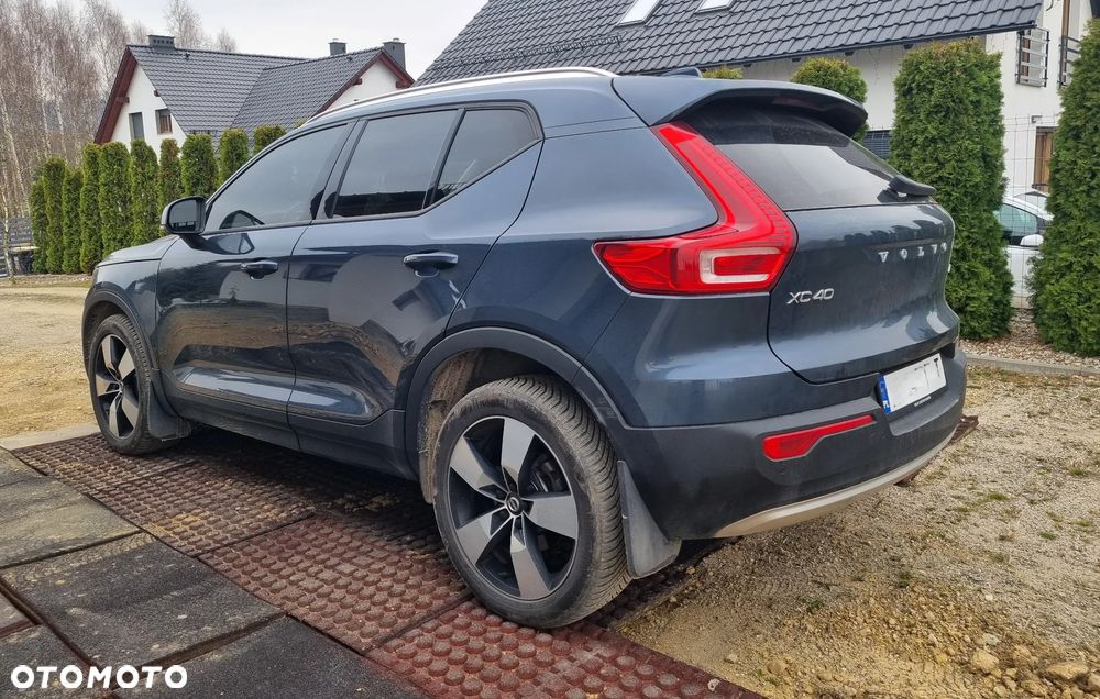 Volvo XC 40 T5 AWD Geartronic Momentum Pro - 4