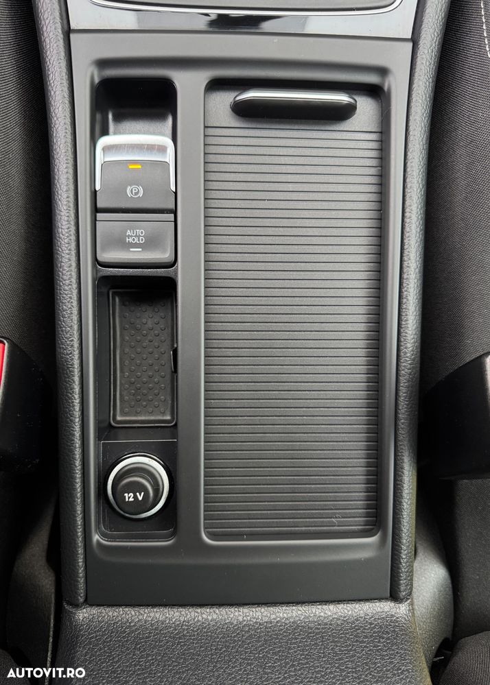 Volkswagen Golf 1.6 TDI DSG Highline - 28