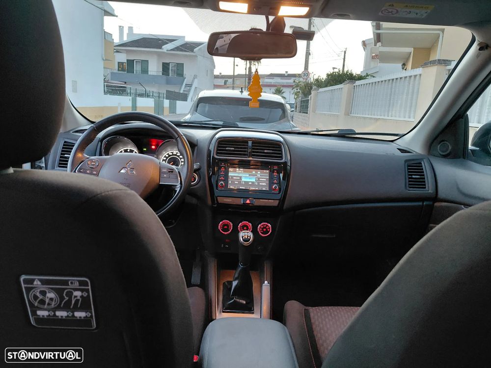 Mitsubishi ASX 1.6 MIVEC Intense - 9