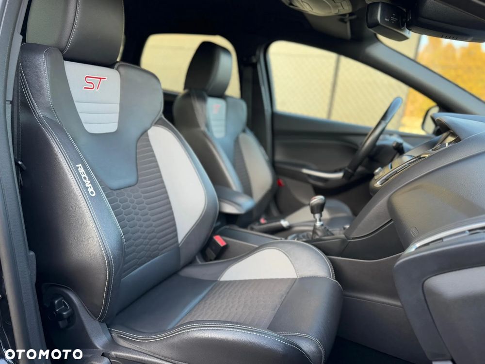 Ford Focus 2.0 TDCi ST - 14