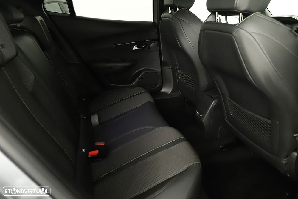 Peugeot 2008 1.2 PureTech GT EAT8 - 22