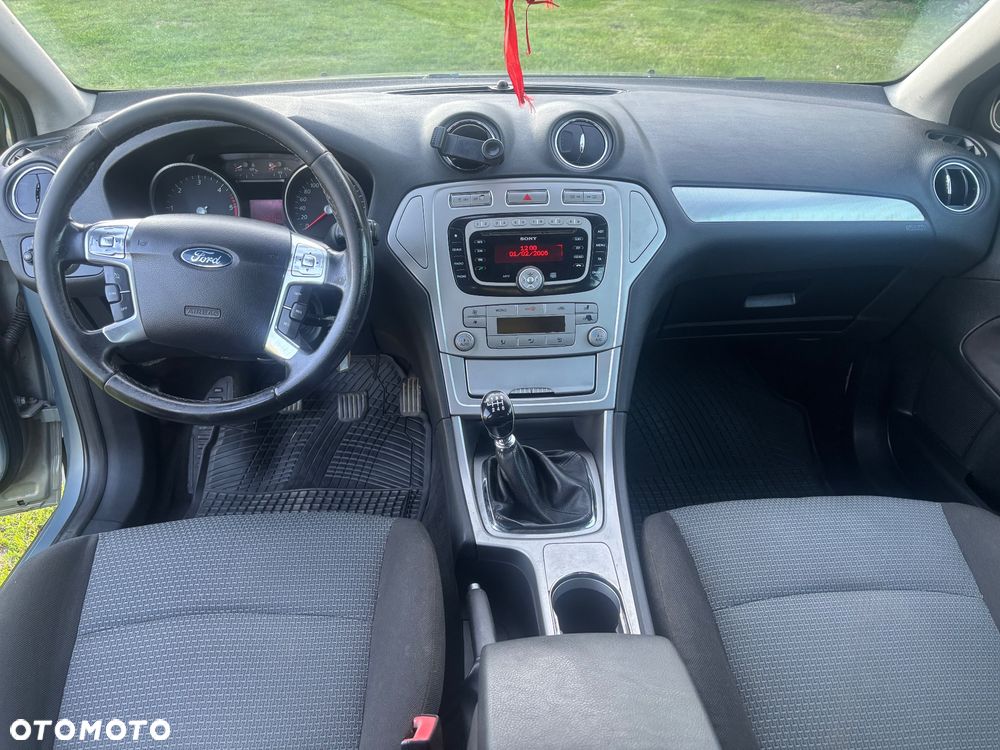 Ford Mondeo - 12