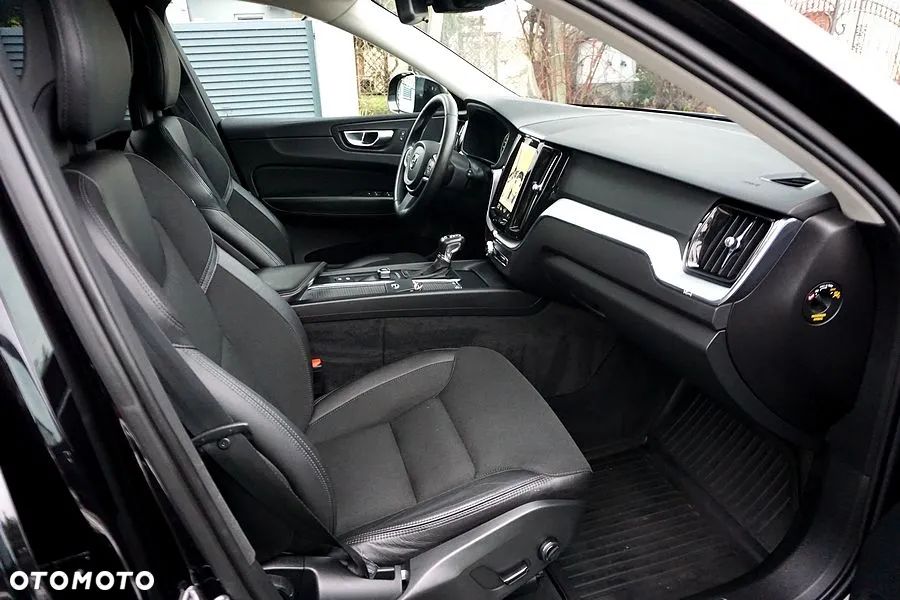 Volvo XC 60 D4 AWD Geartronic Momentum - 29