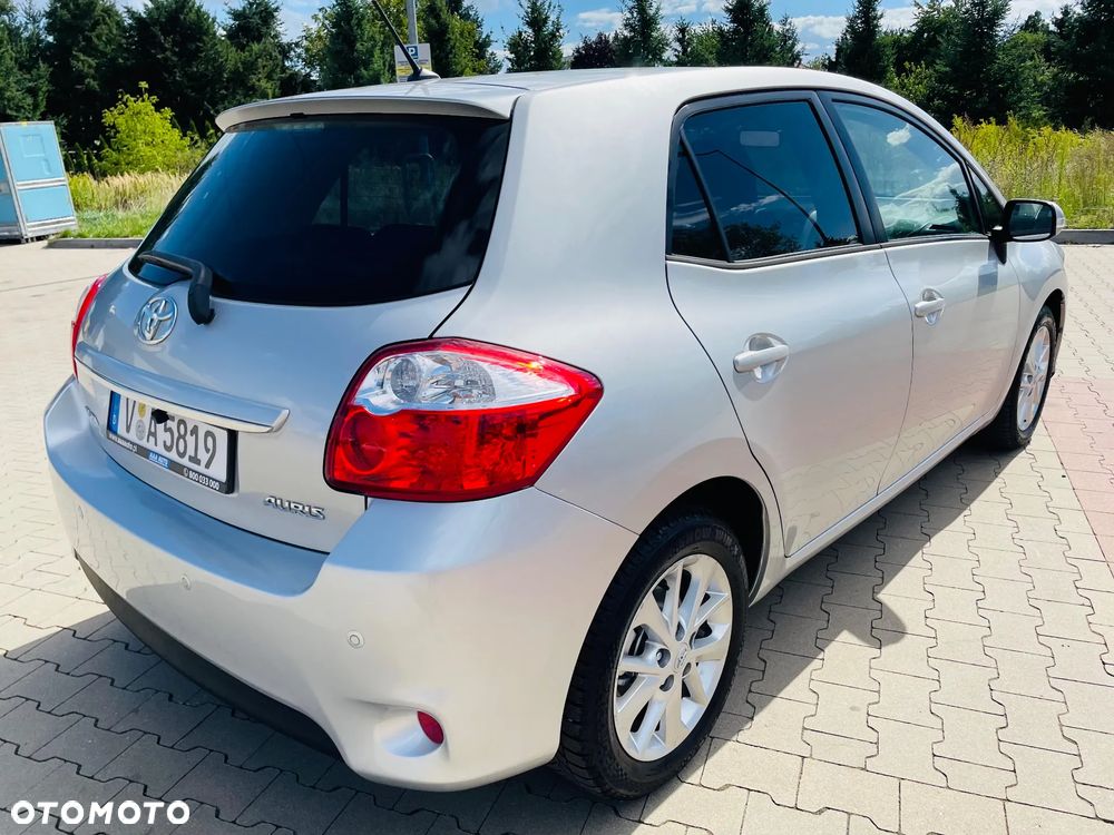 Toyota Auris 1.6 Executive - 5