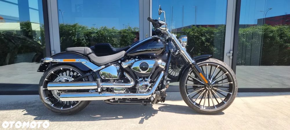 Harley-Davidson Softail Breakout - 1