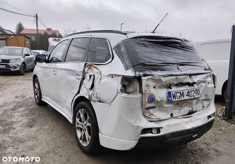 Mitsubishi Outlander - 4