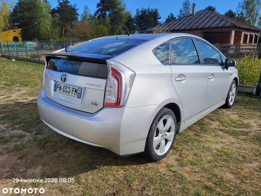 Toyota Prius (Hybrid) Executive - 14
