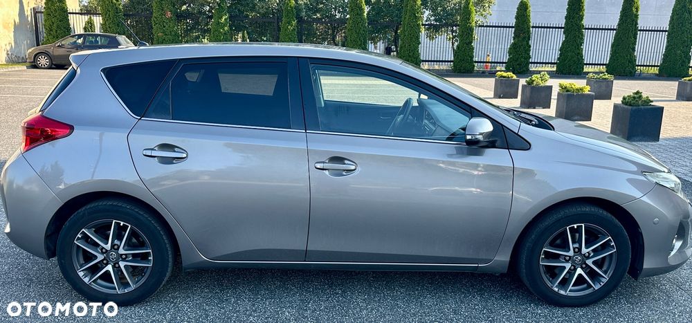 Toyota Auris 1.6 Prestige - 12