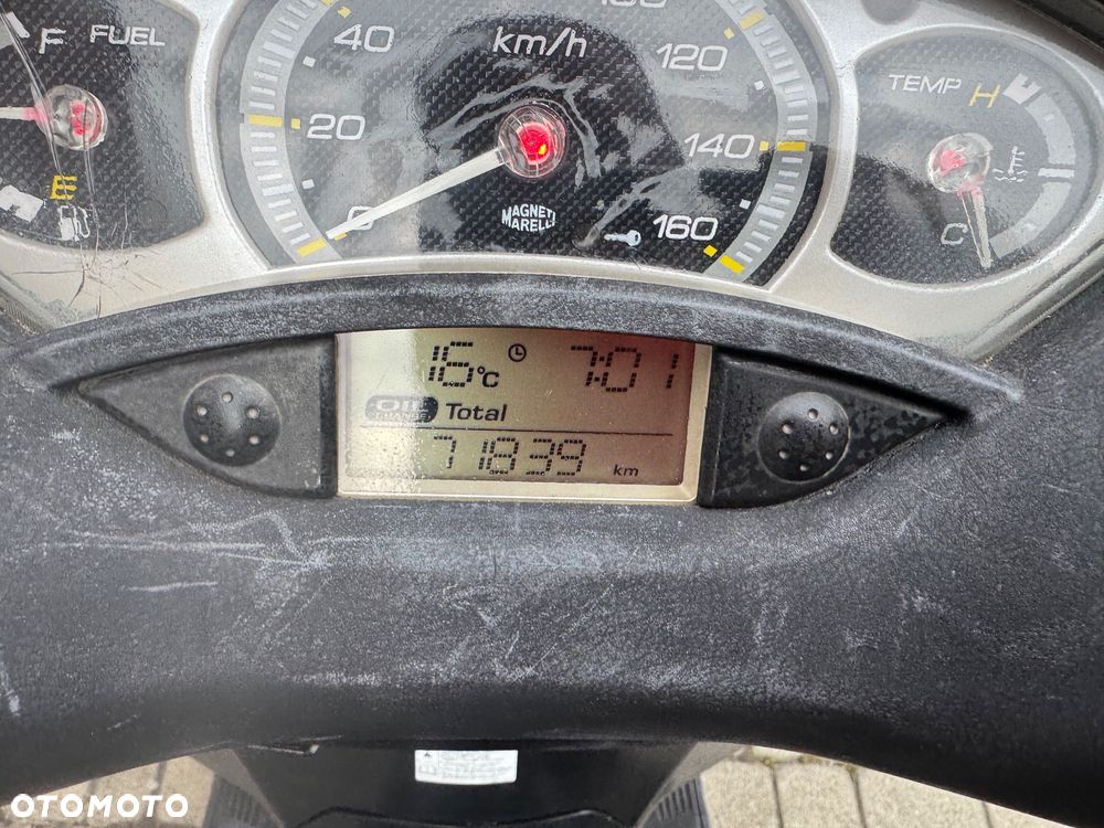 Yamaha X-max - 11