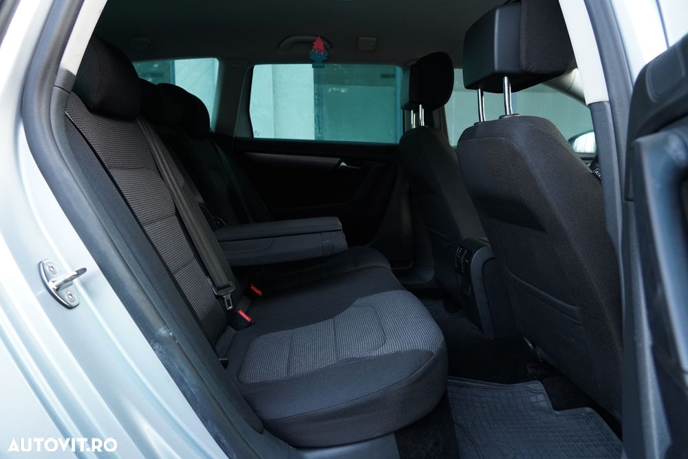 Volkswagen Passat Variant 2.0 Blue TDI DSG SCR Comfortline - 20