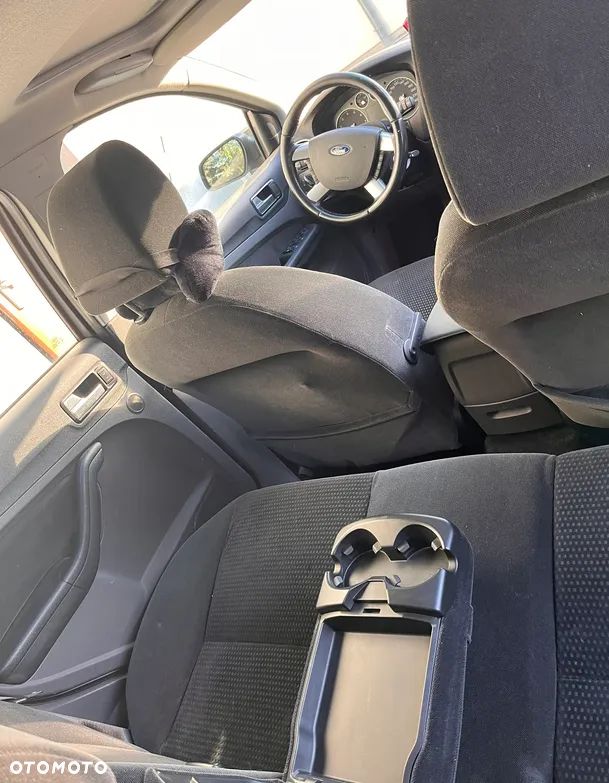 Ford Focus 1.6 Ti-VCT Ghia - 12