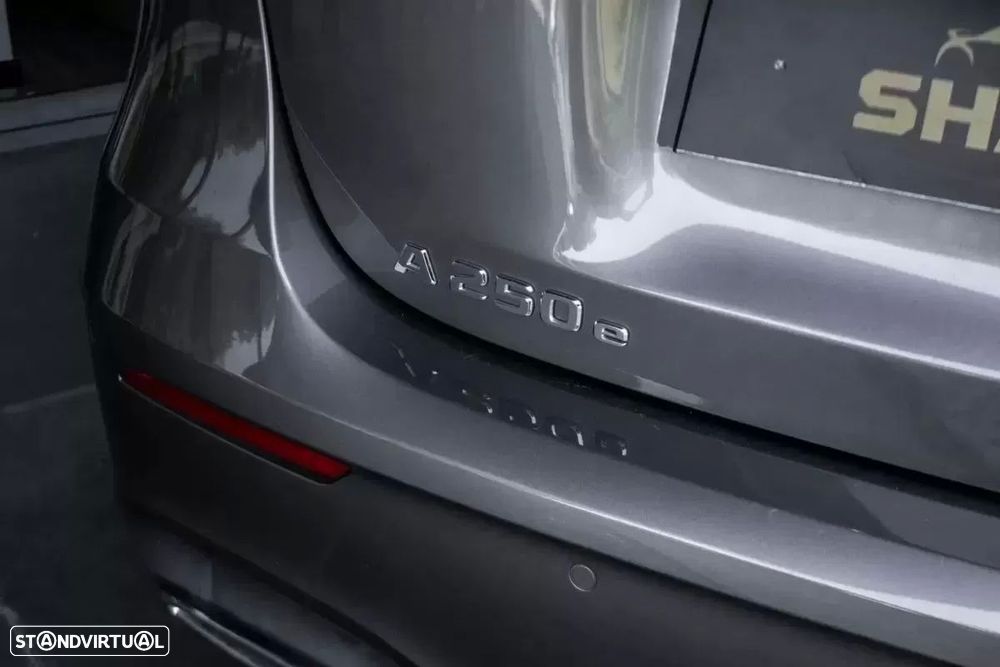 Mercedes-Benz A 250 e AMG Line - 11
