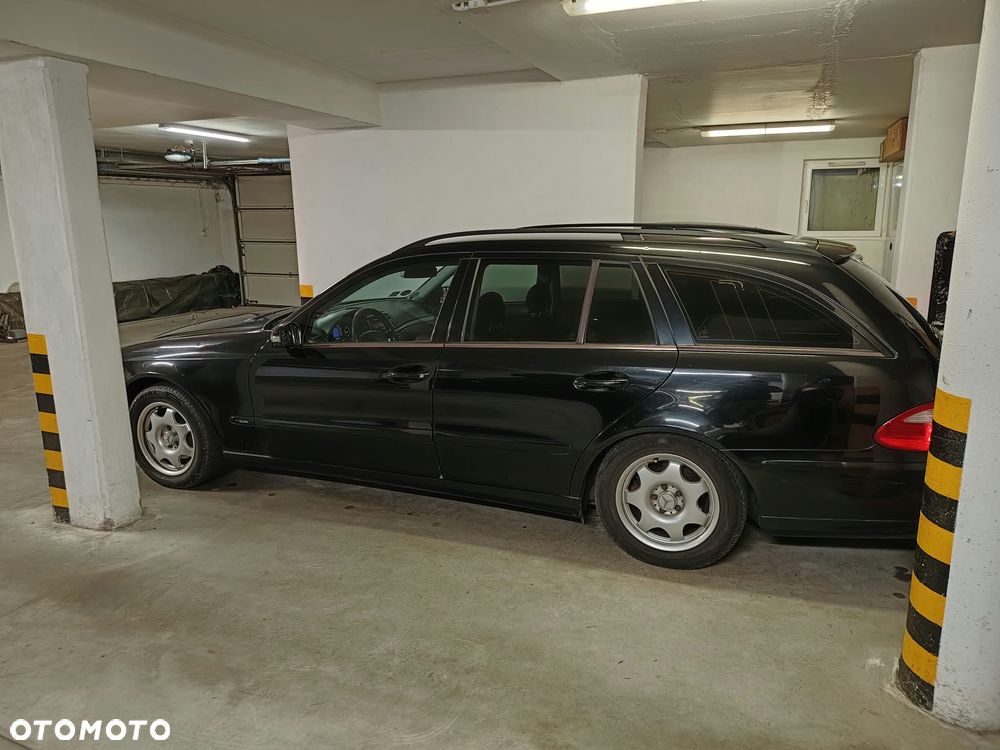 Mercedes-Benz E-Class 2004 photo 3