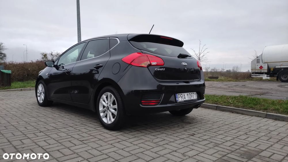 Kia Ceed 1.6 CRDi 136 ISG Vision - 7