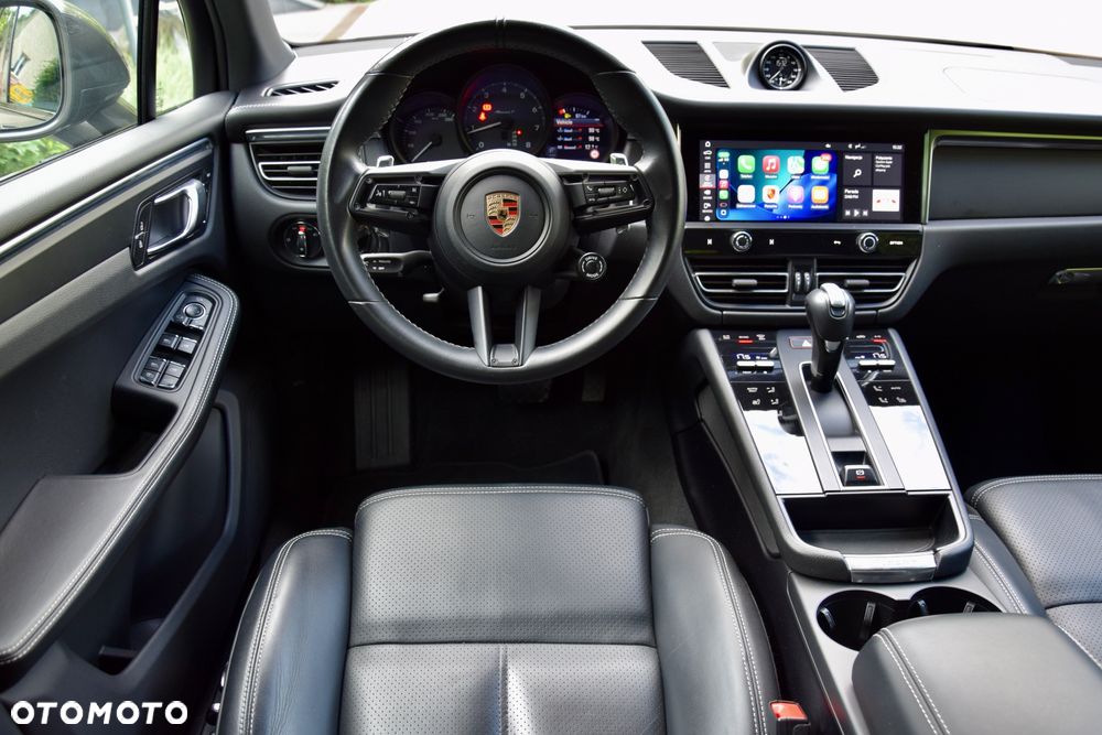 Porsche Macan T - 12