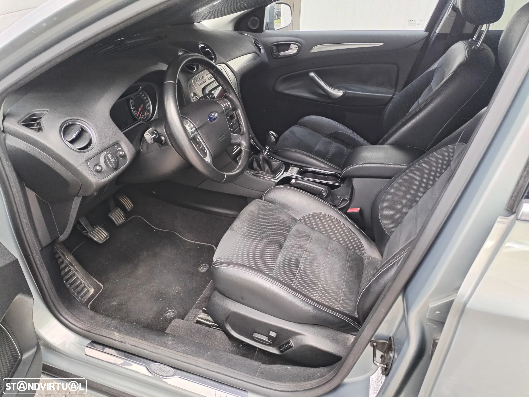 Ford Mondeo SW 2.5 T Titanium - 15