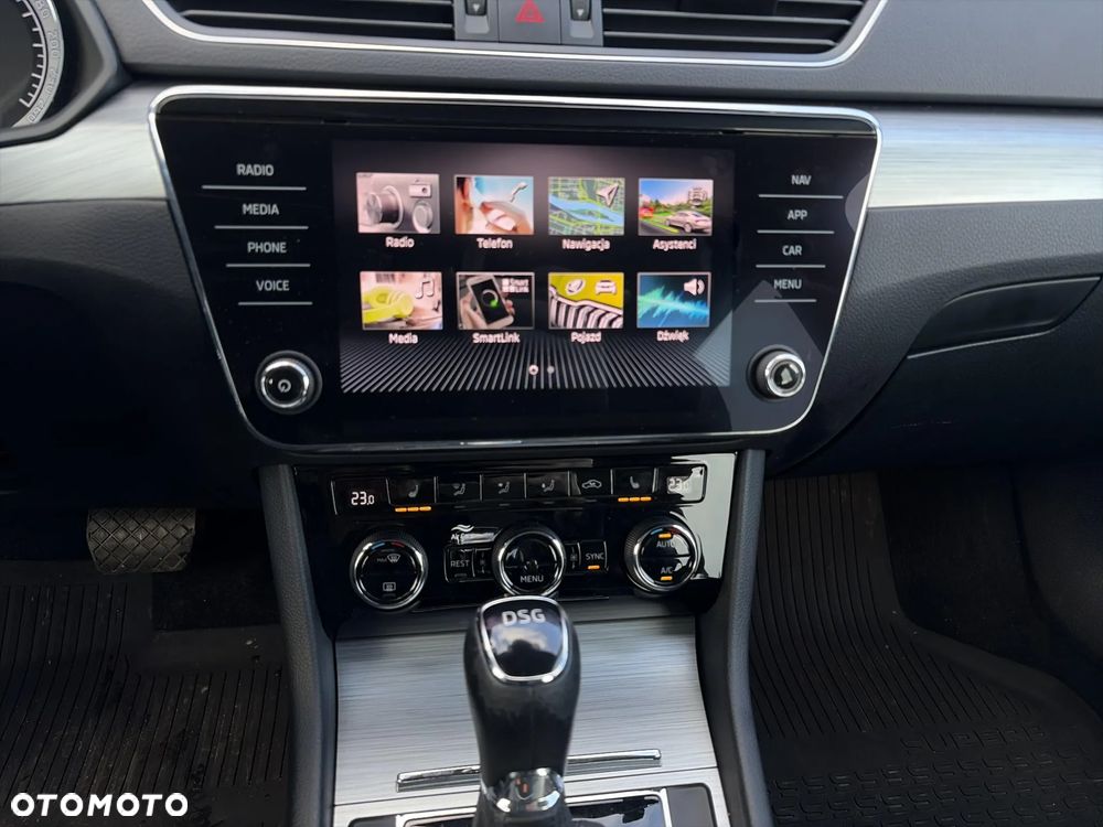 Skoda Superb 2.0 TDI SCR Ambition DSG - 17