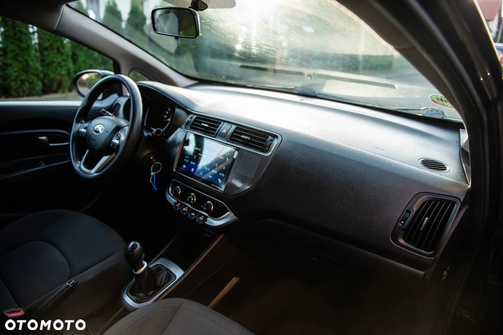 Kia Rio 1.4 Business Line Plus - 26