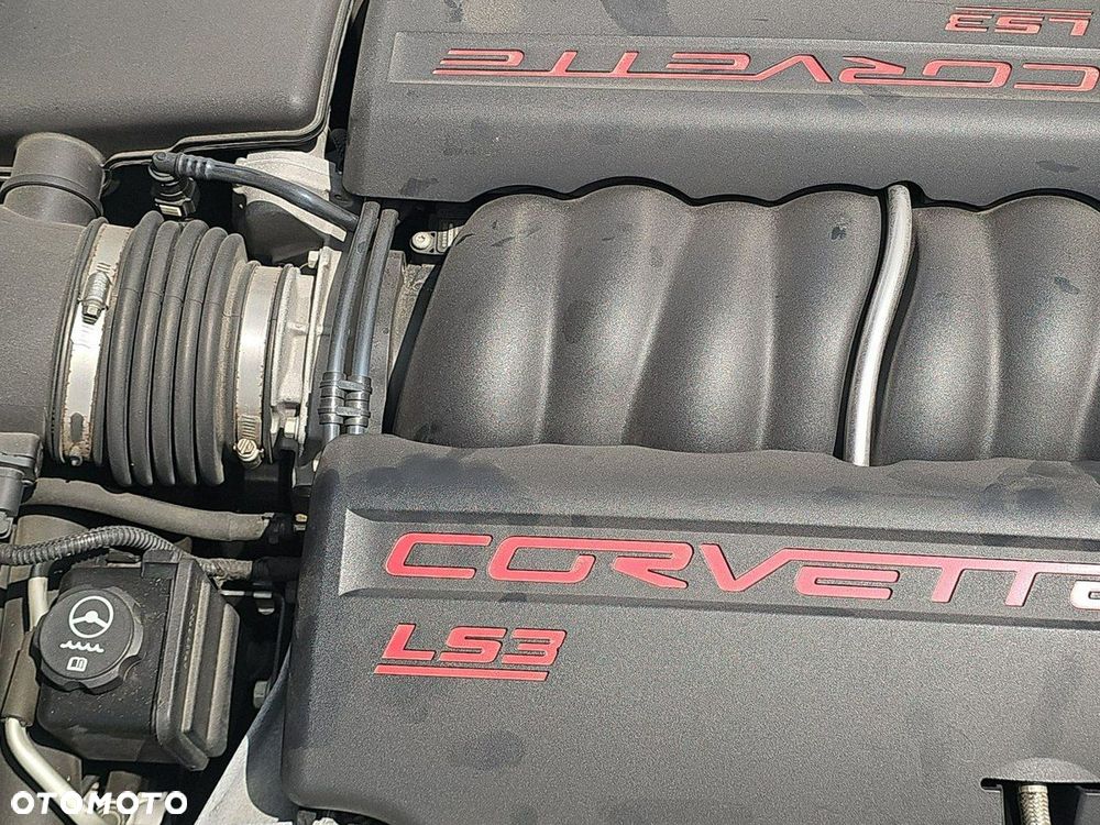 Chevrolet Corvette - 14