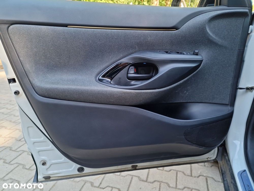 Toyota Yaris Cross - 12