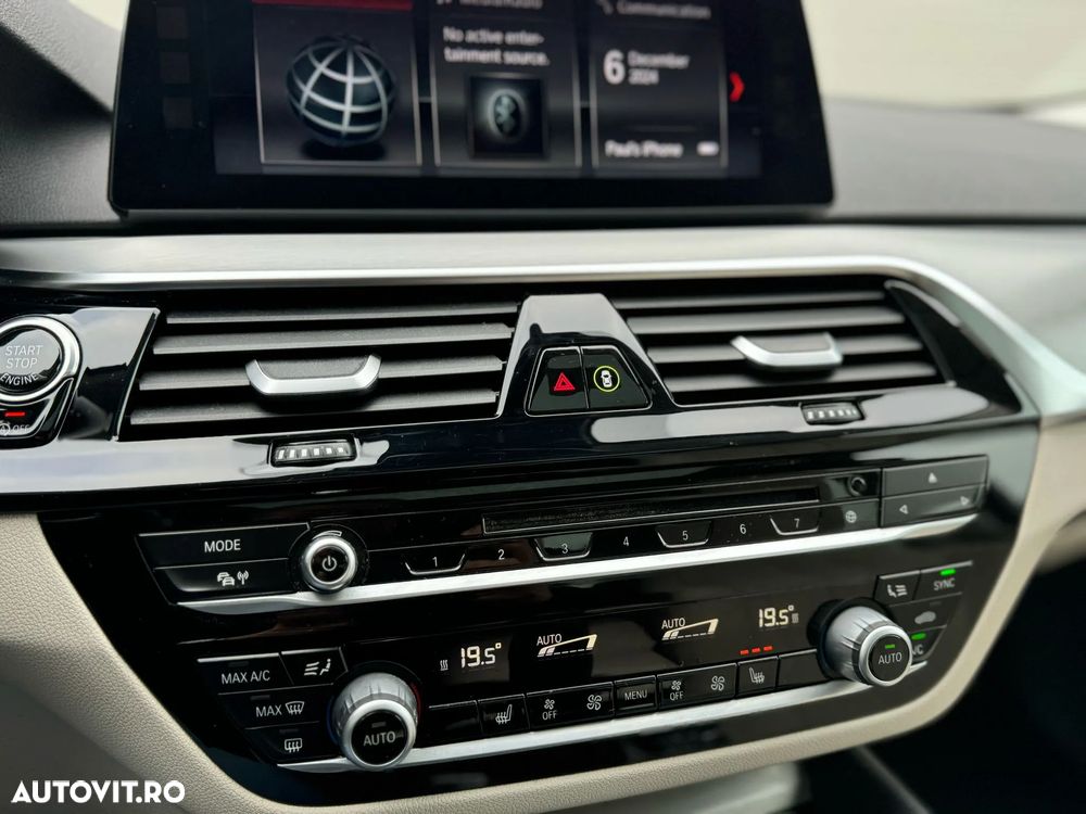 BMW Seria 5 530i xDrive AT - 12