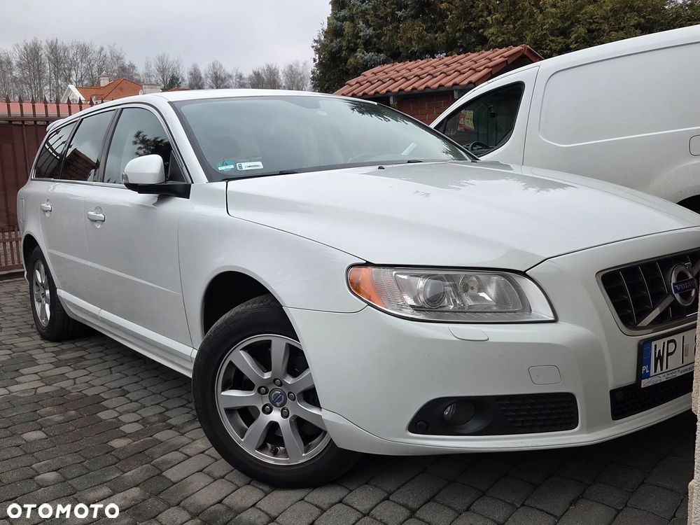 Volvo V70 D5 Summum - 1
