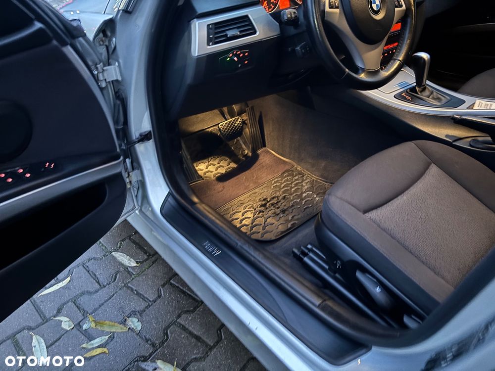 BMW Seria 3 330xd DPF Touring - 14