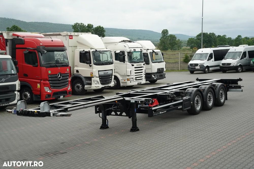 Kögel SEMIREMORCĂ CONTAINER / UNIVERSAL / SPATE EXTENSIBIL / PENTRU TOATE CONTAINERELE - 1