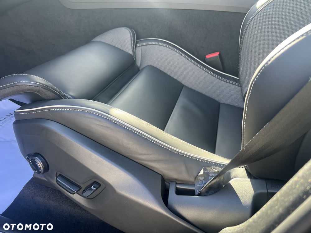 Volvo XC 60 B5 B AWD Plus Black Edition - 25