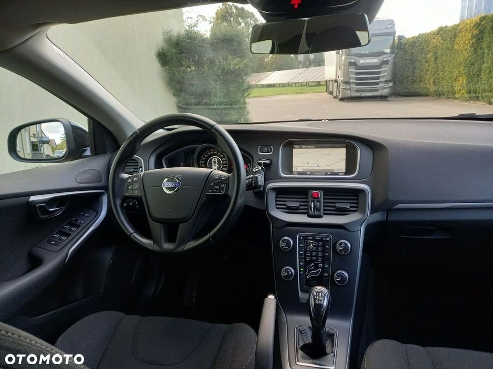 Volvo V40 D2 Kinetic - 26