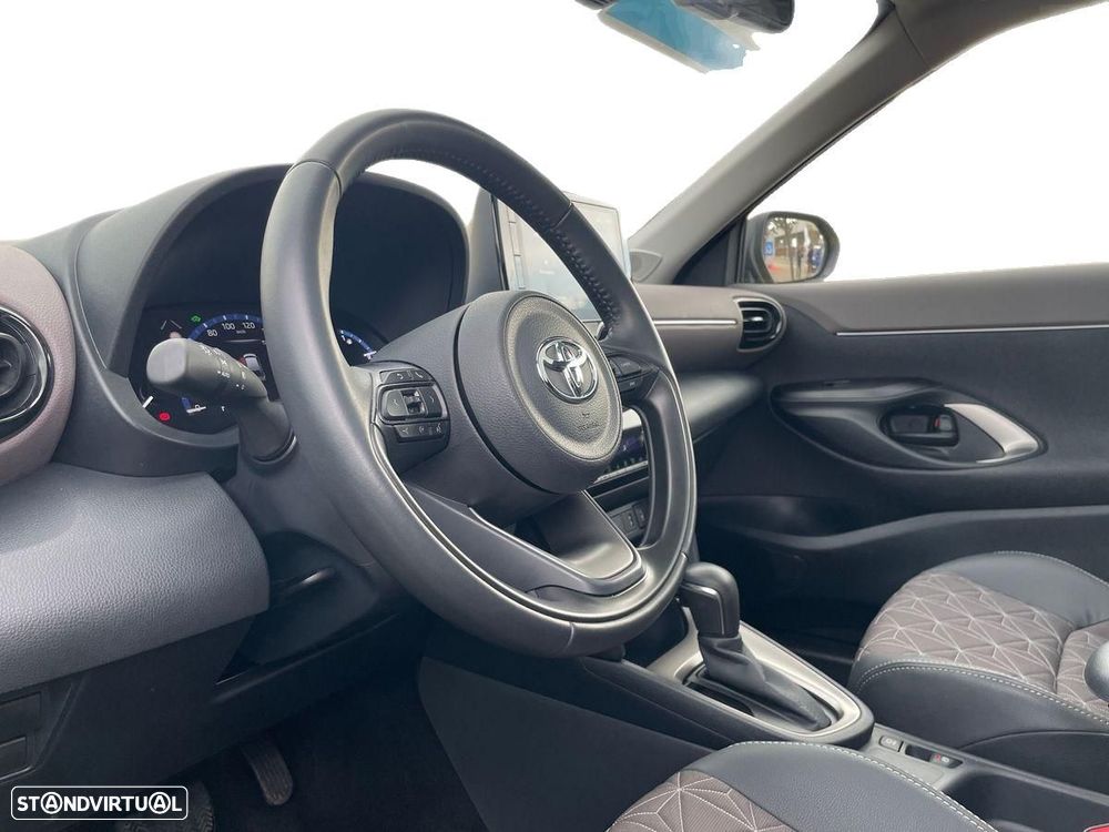 Toyota Yaris Cross 1.5 HDF Luxury - 13