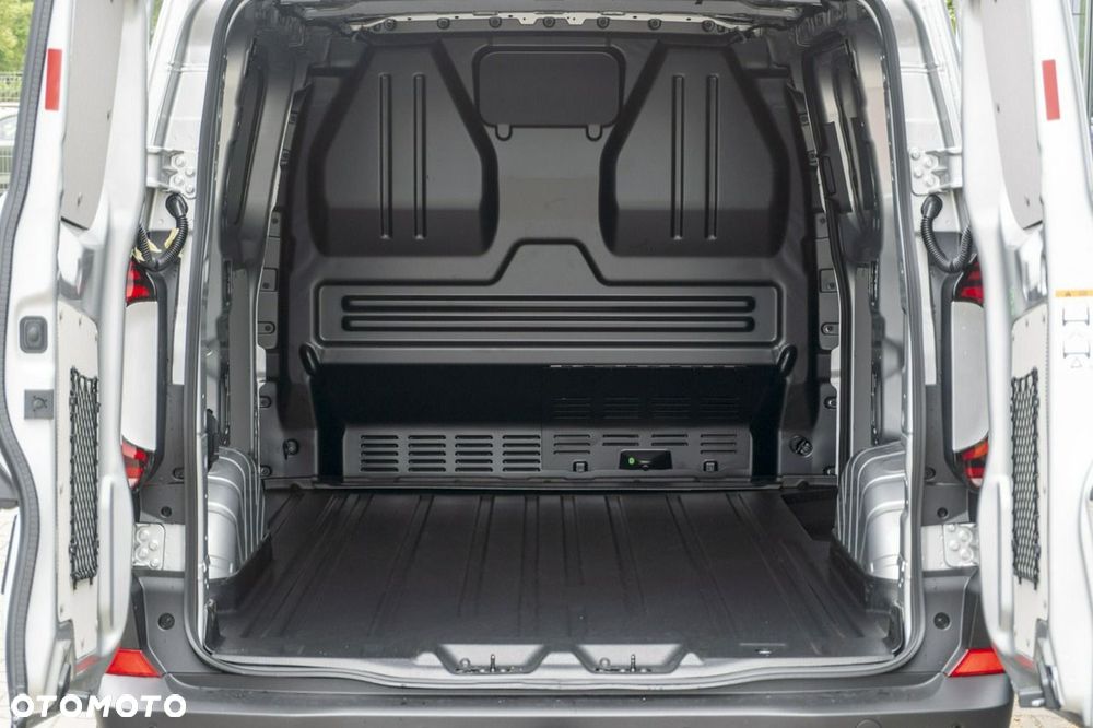 Volkswagen Transporter - 11