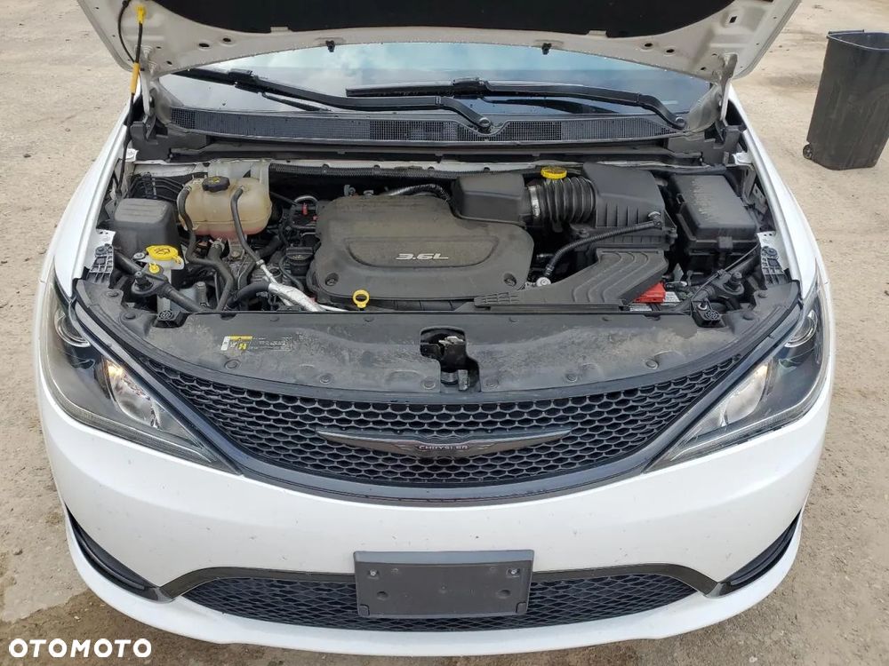 Chrysler Pacifica - 9