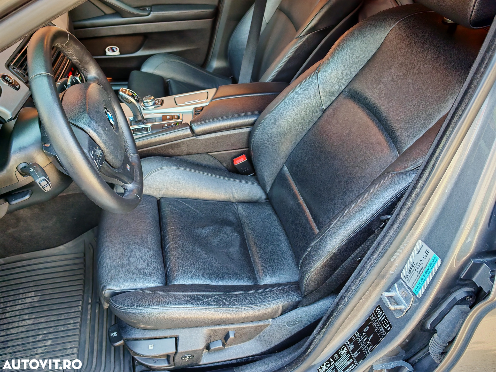 BMW Seria 5 525d xDrive AT - 36