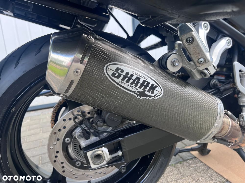 Suzuki GSX - 24