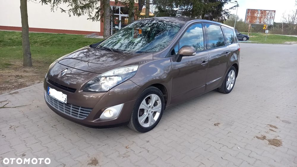 Renault Grand Scenic - 1