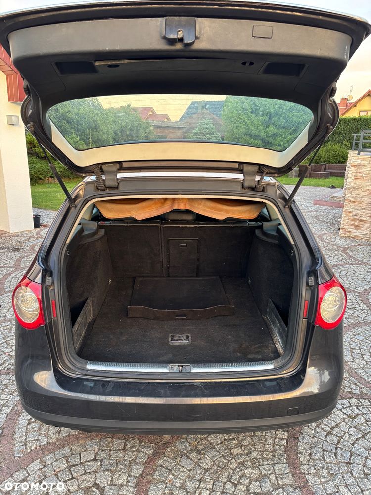 Volkswagen Passat 2.0 TDI Comfortline - 11