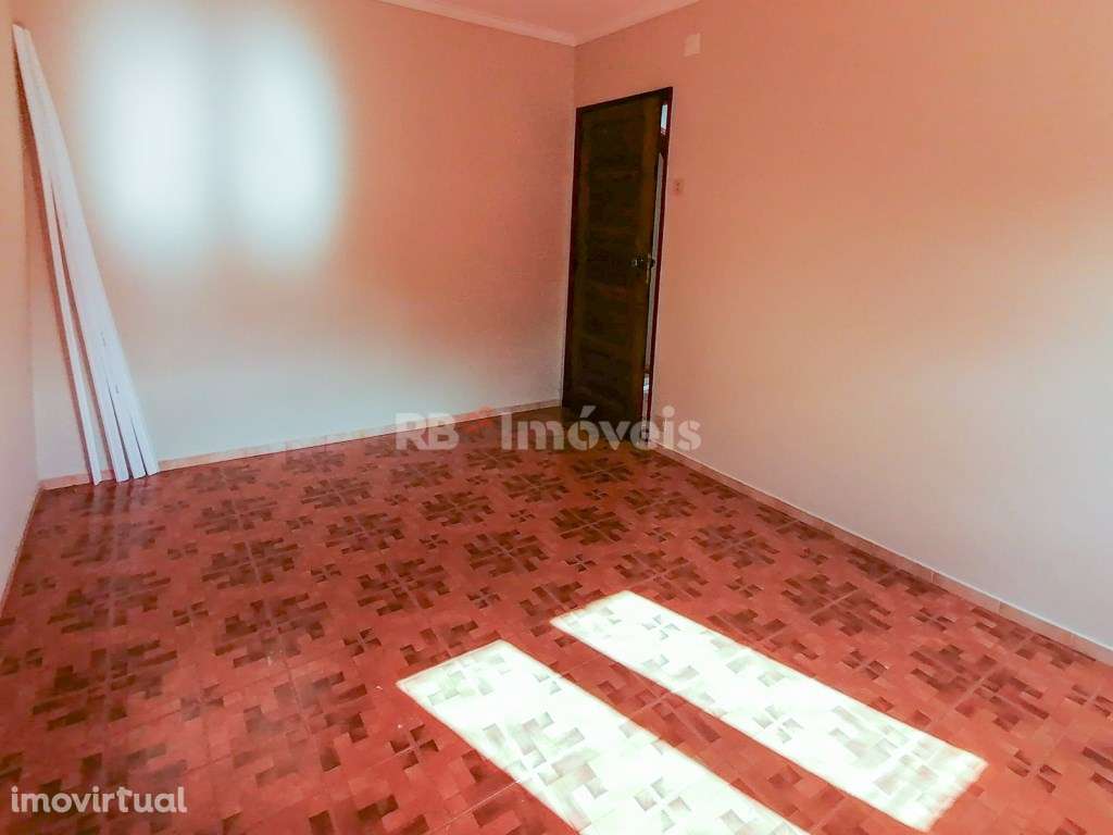 Moradia T2+1 com espaço exterior - Alto do Piolhinho, Tomar - Grande imagem: 5/26