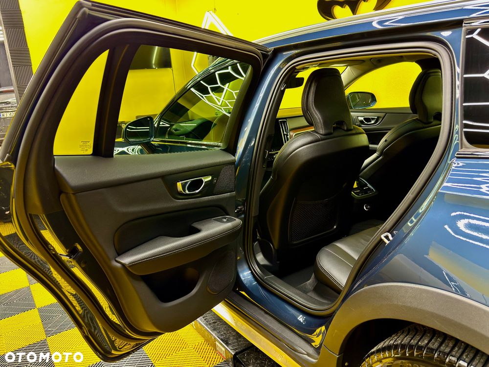 Volvo V60 Cross Country T5 AWD Geartronic - 11