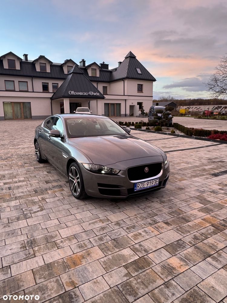 Jaguar XE 20d AWD Prestige - 2