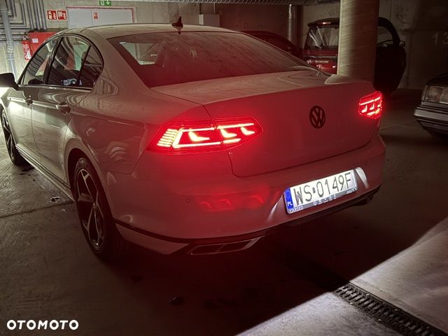 Volkswagen Passat 2.0 TDI Elegance DSG - 13