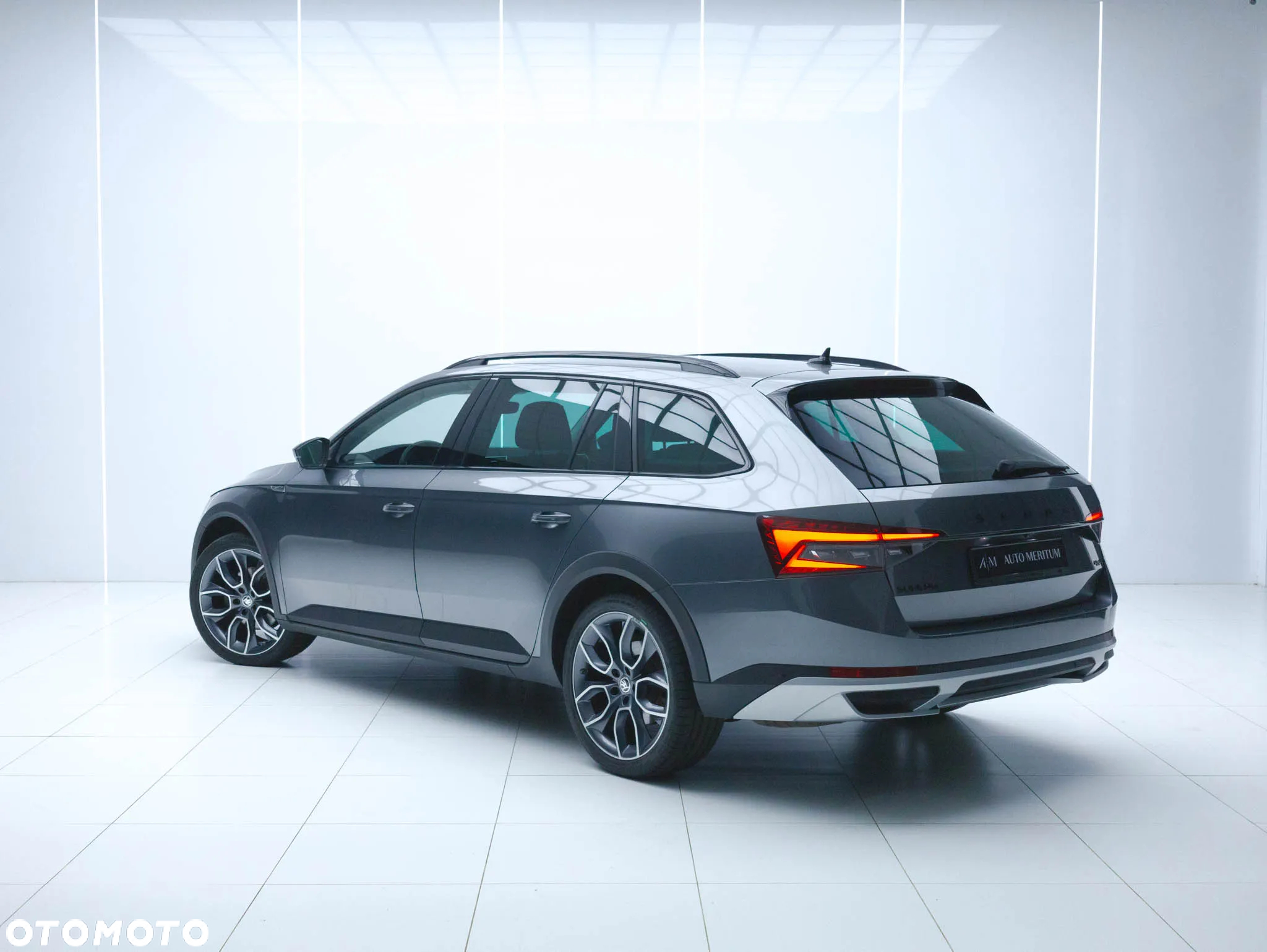 Skoda Superb 2.0 TDI SCR 4x4 Scout DSG - 9