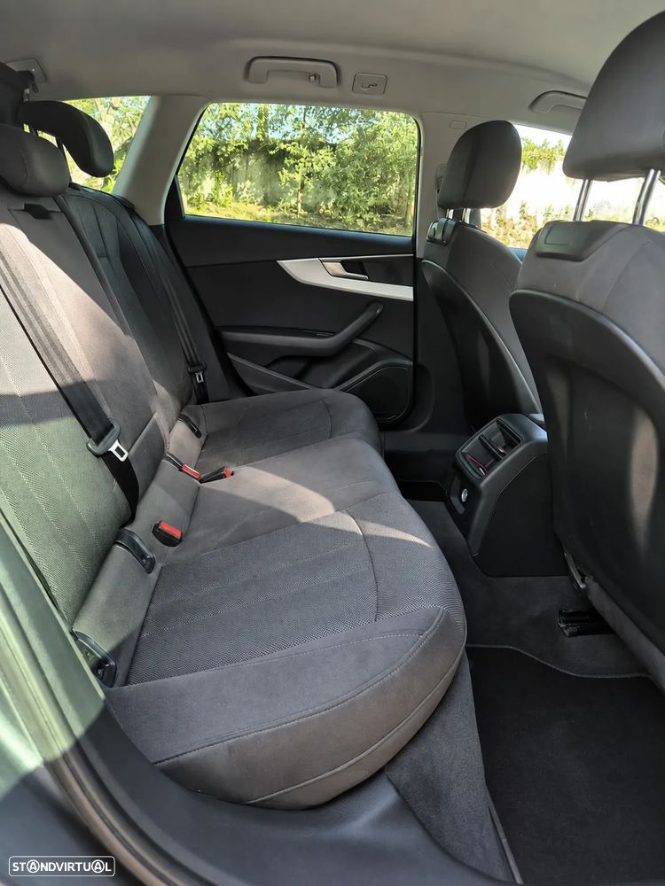 Audi A4 Avant 2.0 TDI Business Line - 17